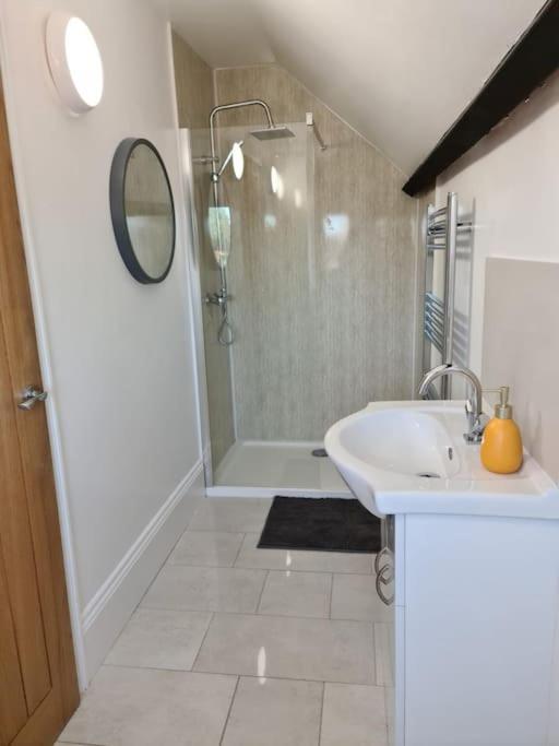 Stylish Georgian Apartment In An Ideal Location North Walsham Bagian luar foto