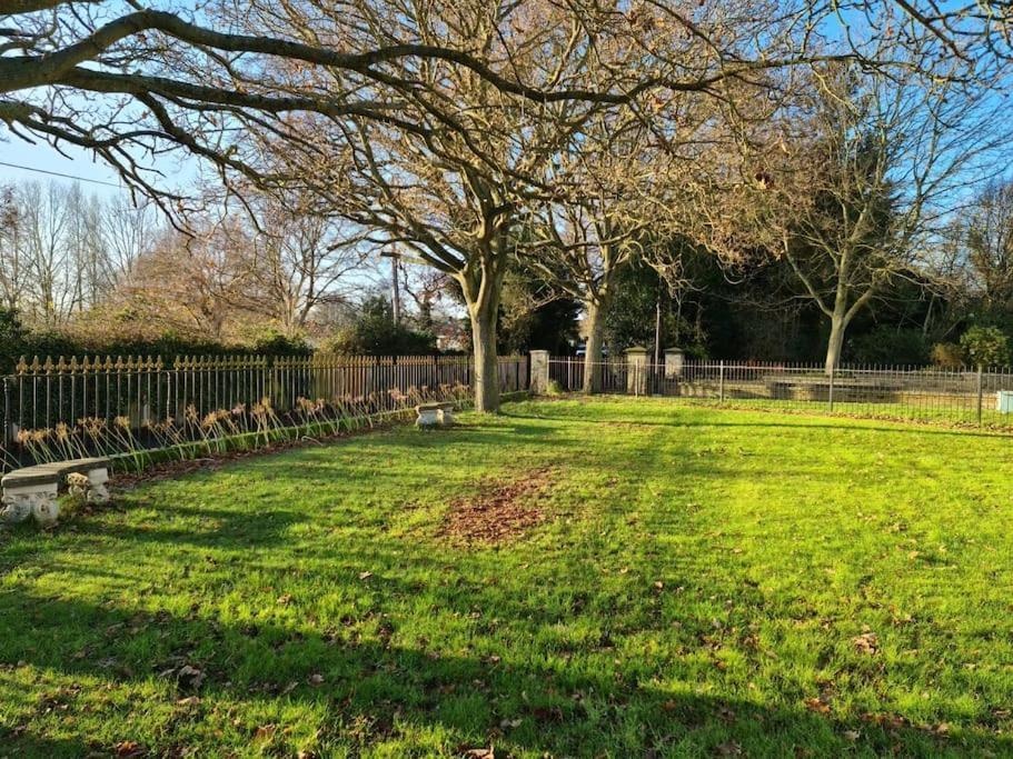 Stylish Georgian Apartment In An Ideal Location North Walsham Bagian luar foto